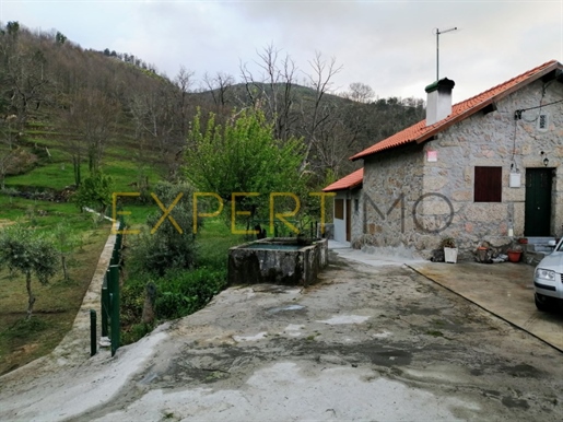 Farm located in Quinta da Cascalha in the Valleys in the Municipality of Seia in serra da Estrela.