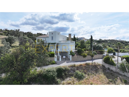 Villa en el Algarve con 3 dormitorios, ubicación tranquila a 20 minutos del aeropuerto de Faro y Qui