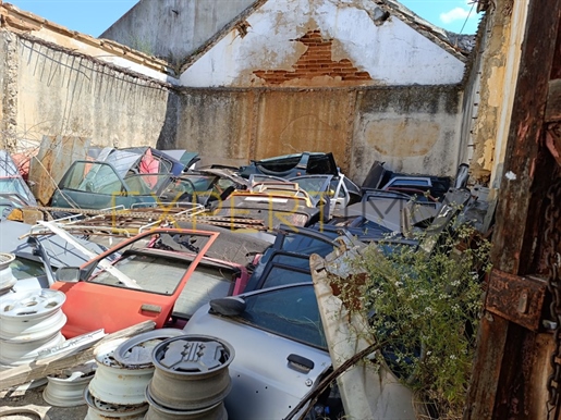 Casa-Almacén para reconstruir