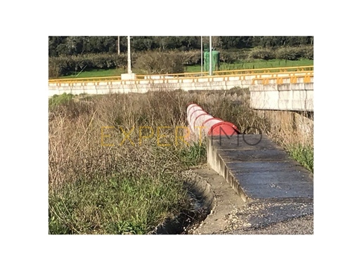 Terreno Misto C/ Moradias Para Recuperar Em Santarem