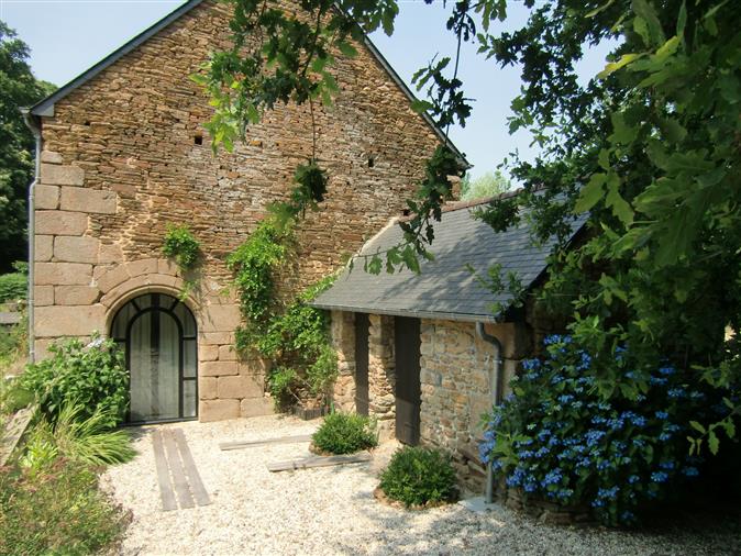 Former XVth century water mill renovated and modernised
