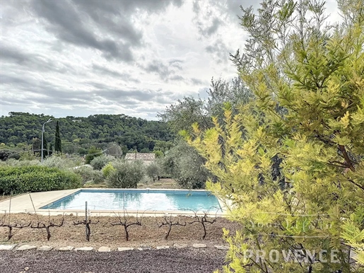 Large Bastide with pool in quiet setting in Lorgues with nice view