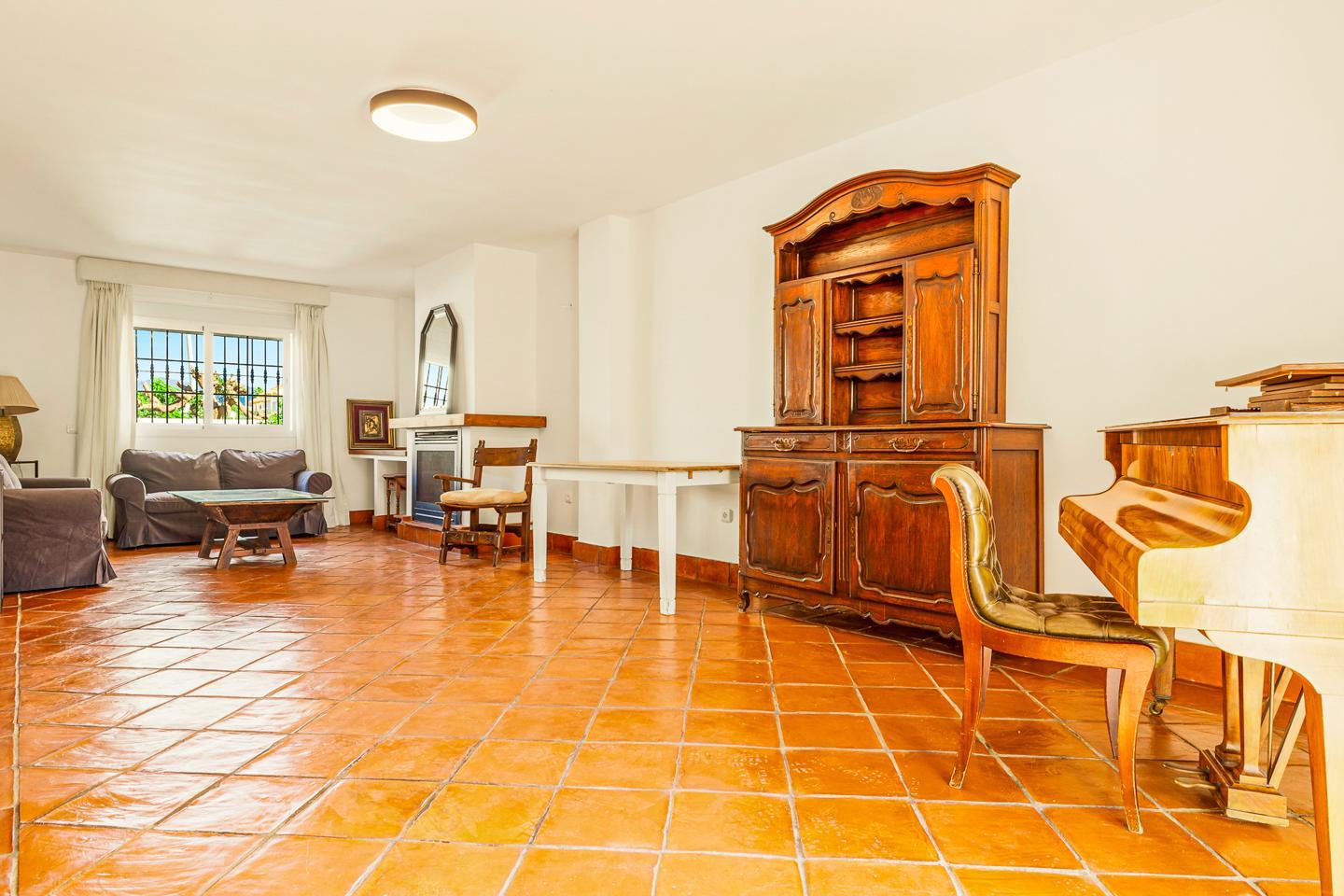 Compra: Vivenda (29600)