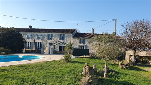 Charentaise farmhouse with swimming pool