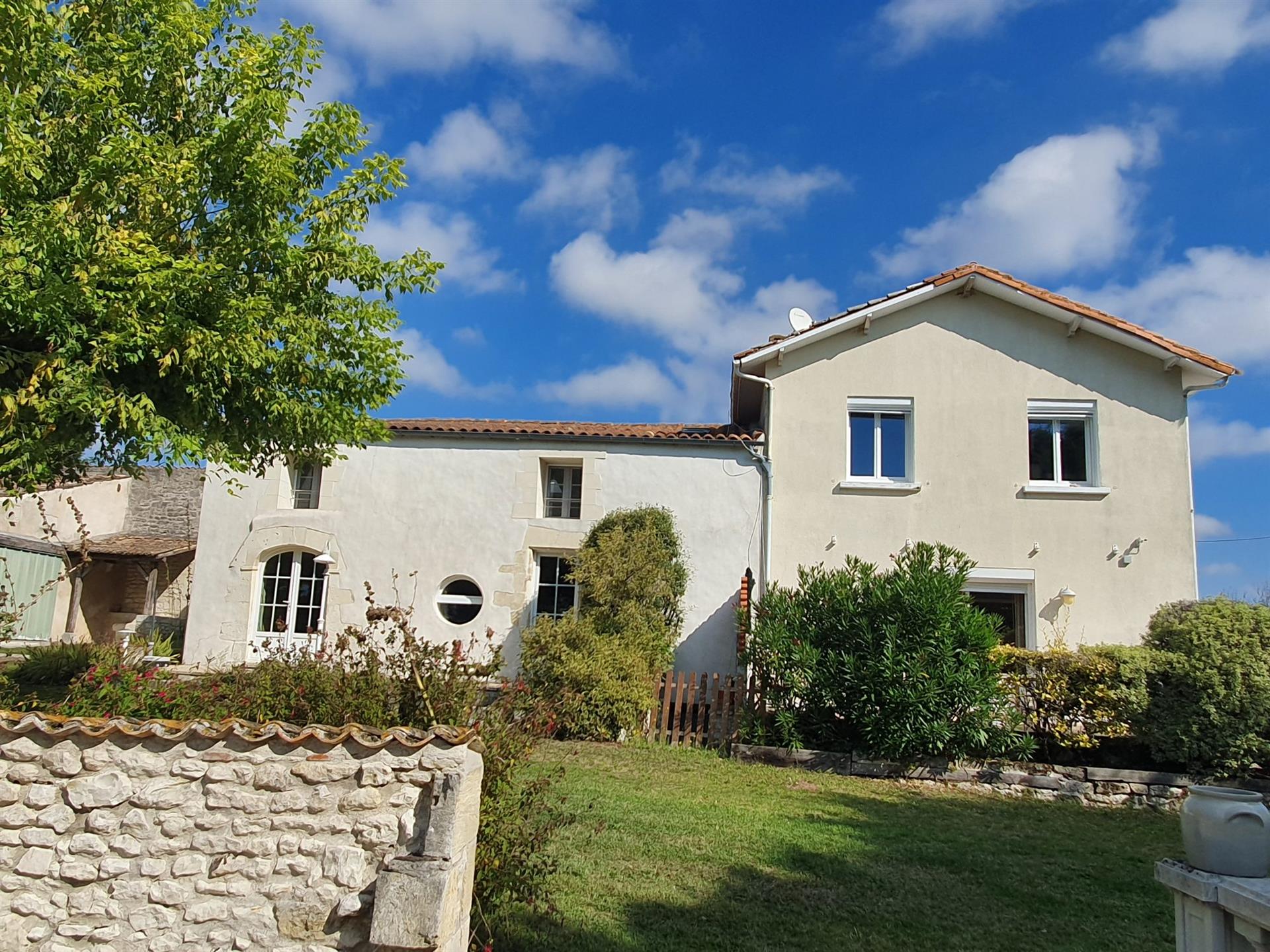 Propriété de 2 gîtes indépendants avec Vue Estuaire