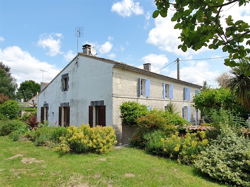 Authentic Charentaise of 187 m²