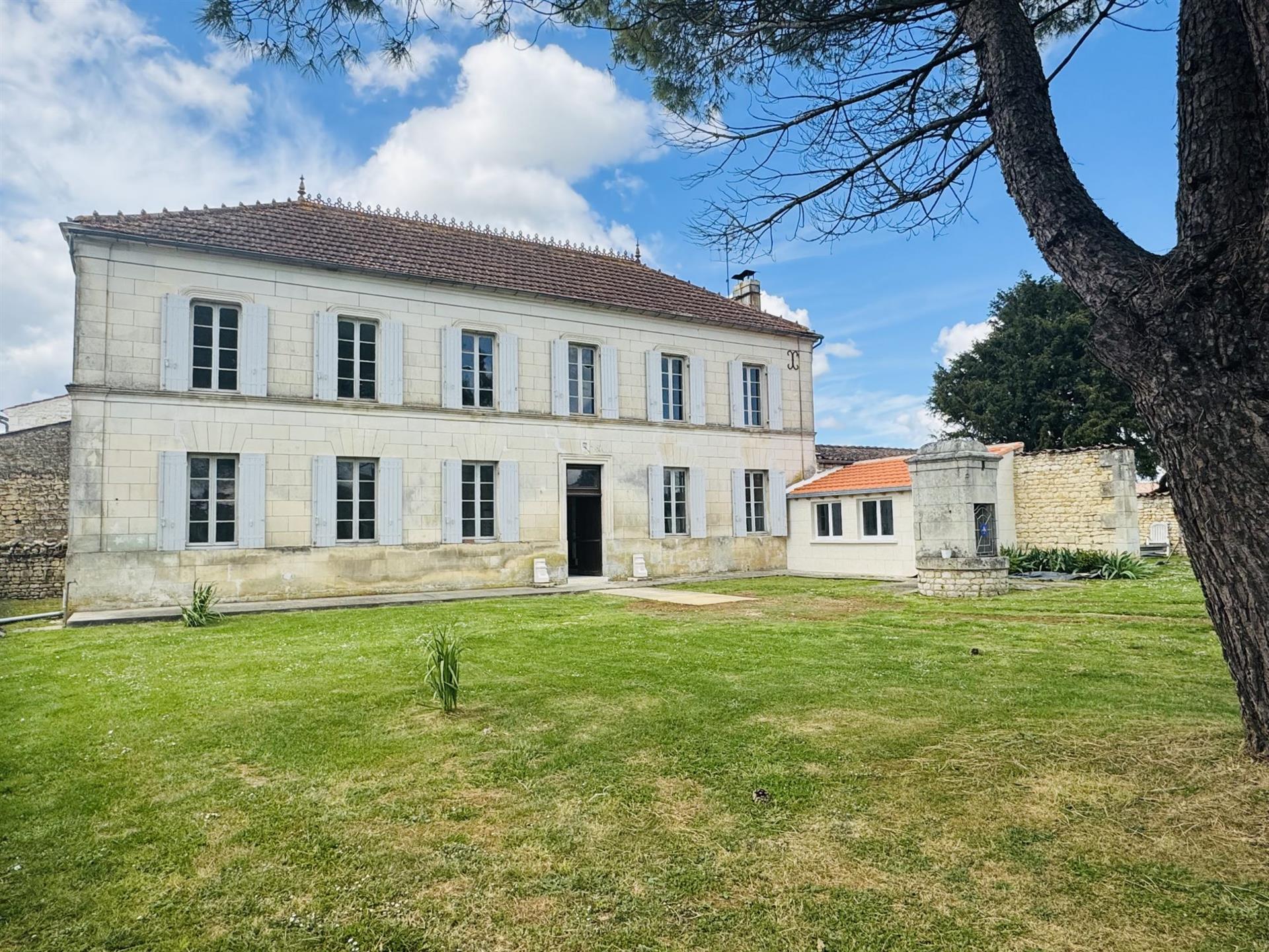 Bourgeois house to finish renovating