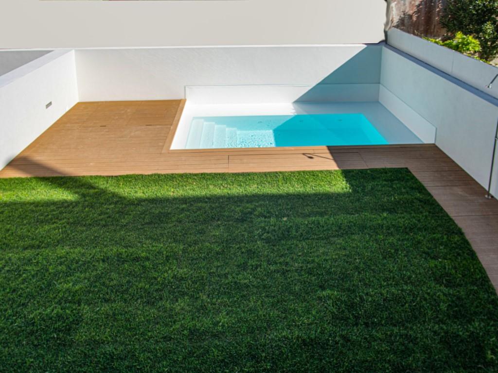 4 Bedroom House near the beach with pool and private garden-Aveiro