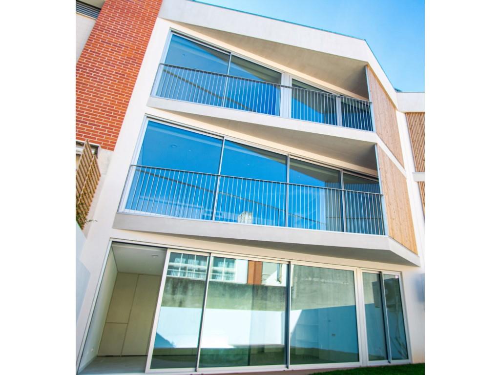 4 Bedroom House near the beach with pool and private garden-Aveiro