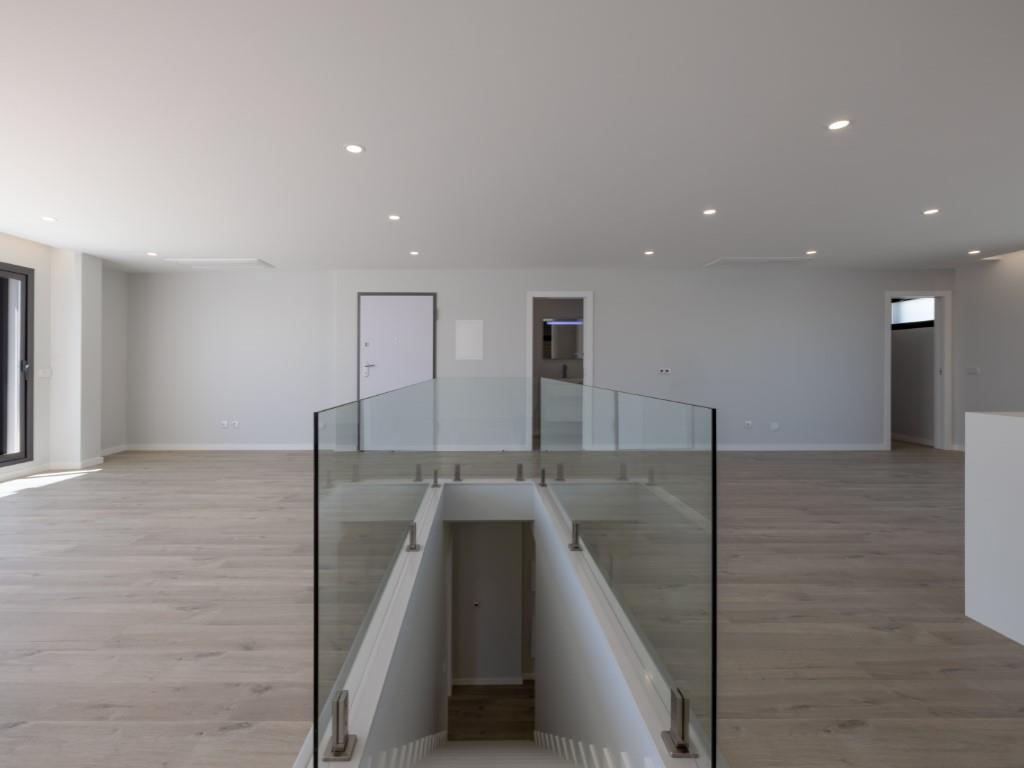 3 bedroom Duplex Penthouse - Two Private Wide Terraces