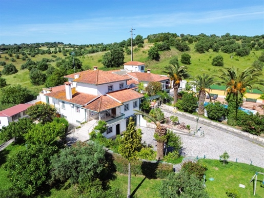 8 bedroom farm in Torres Novas overlooking Serra D'Aire and Candeeiros