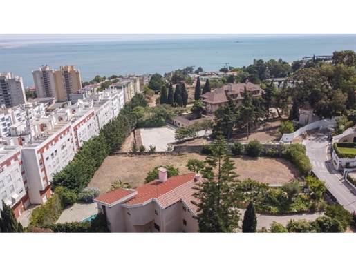 Land for construction in Caxias with sea view