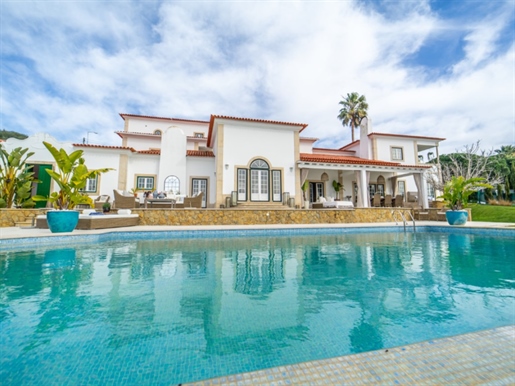 Villa with 6 bedrooms, garden, garage and swimming pool