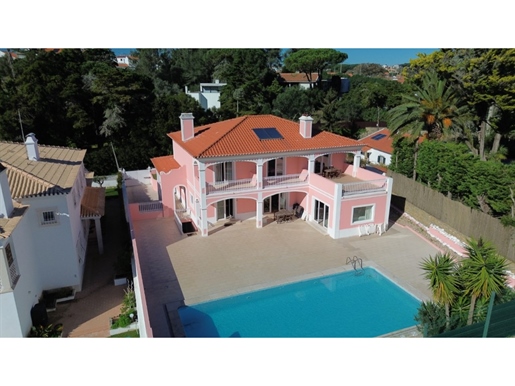 5 bedroom villa with garage and pool in Sintra