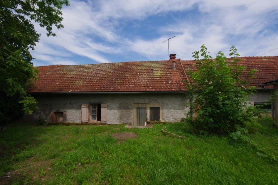 In a rural Burgundy village - To renovate