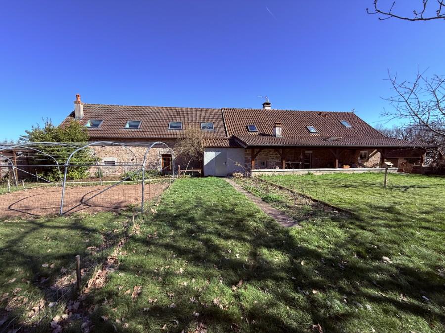 Exceptional property in the Morvan Park on 2 ha 31                 