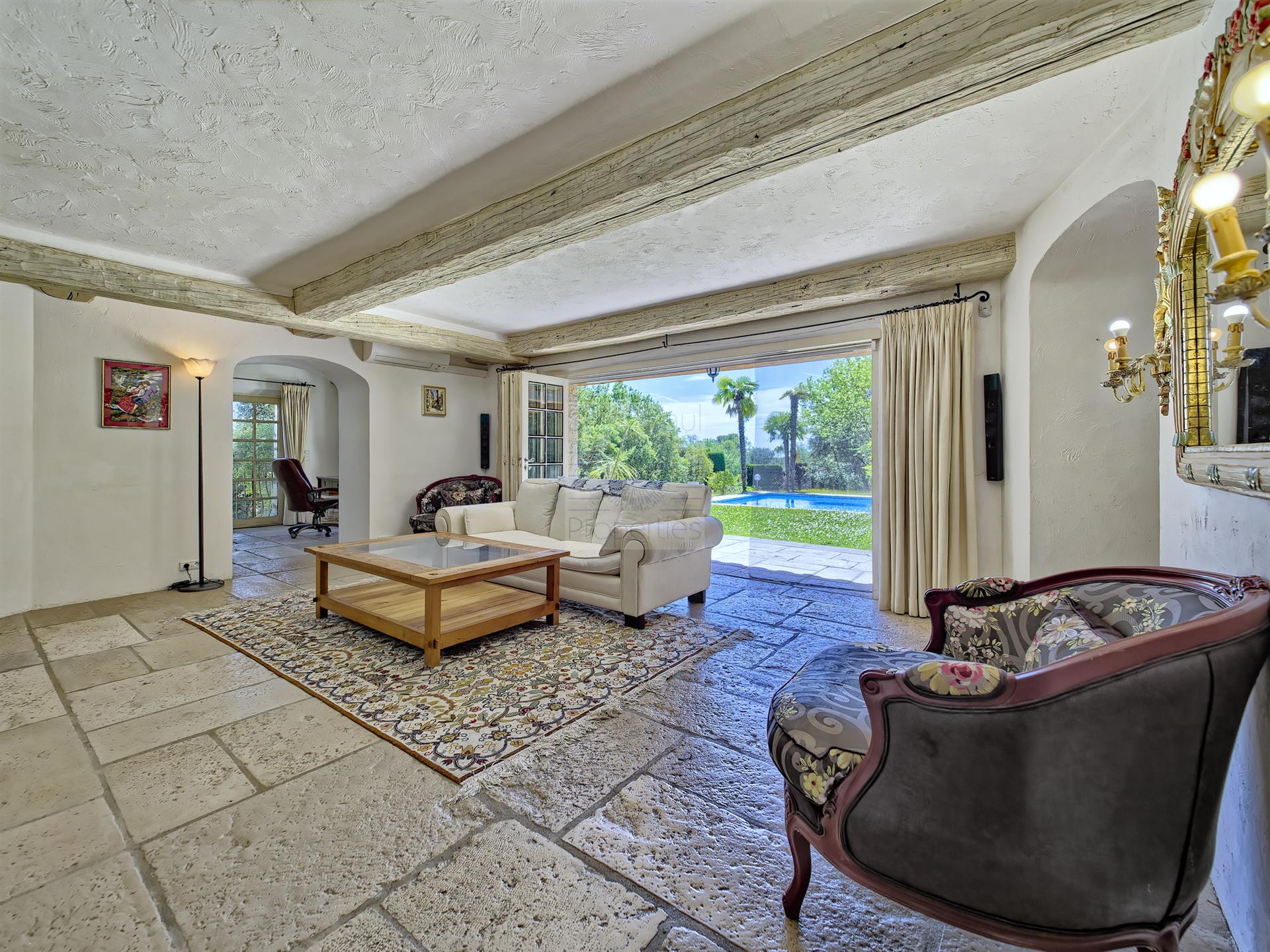 Superb stone Mas - 234m2 - La Colle sur Loup