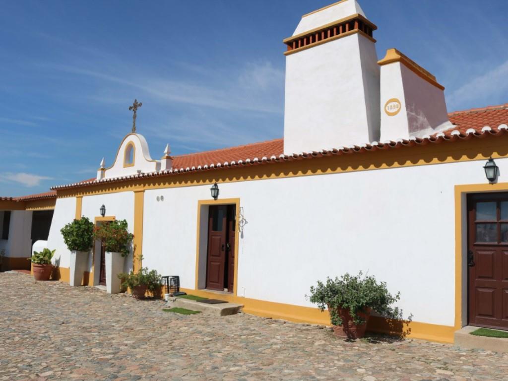 An Alentejo property from the 19th century with 12.2 hectares