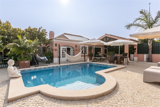 Charming 4 bedrooms Villa with pool, Azeitão