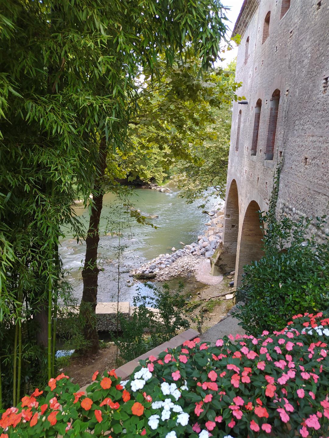 650 m2 mill with swimming pool and outbuildings in Mazères 09270