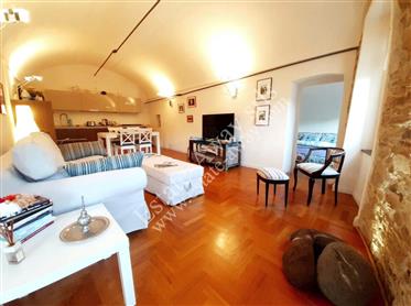 Appartamento completamente ristrutturato in vendita a San Biagio della Cima.