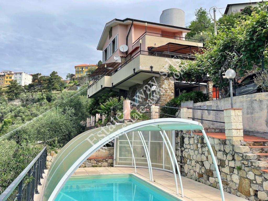 Semi-Detached House with Pool for Sale in Perinaldo 