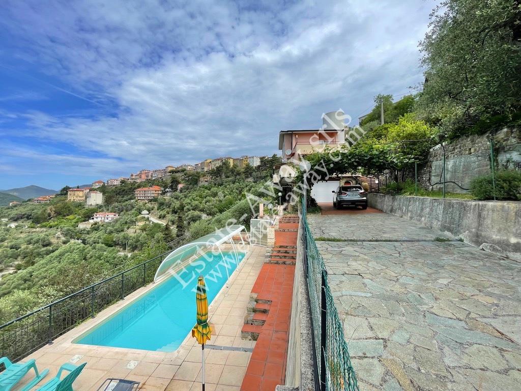 Semi-Detached House with Pool for Sale in Perinaldo 