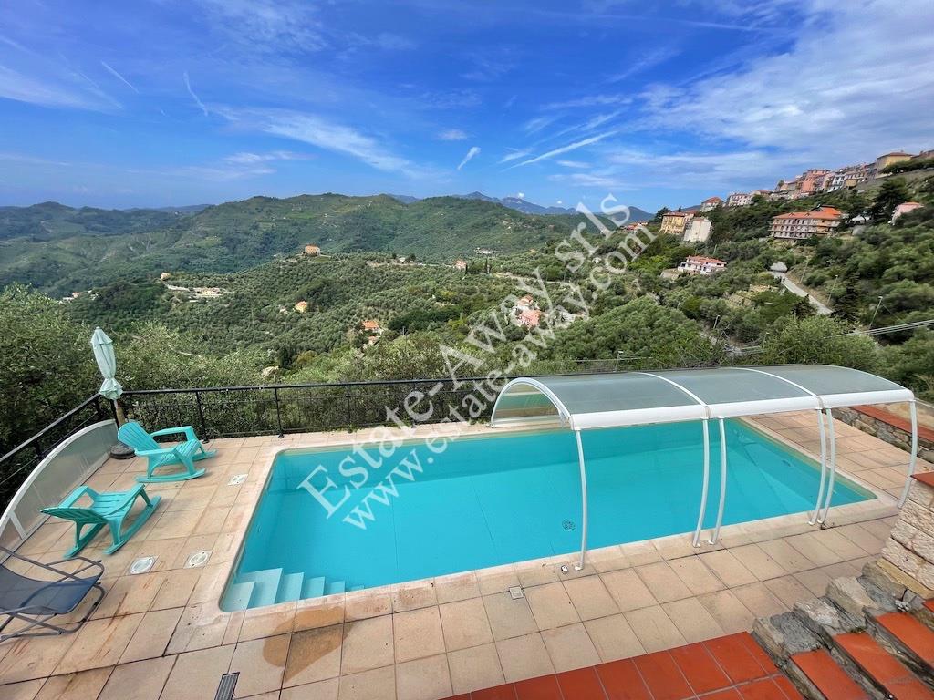 Semi-Detached House with Pool for Sale in Perinaldo 