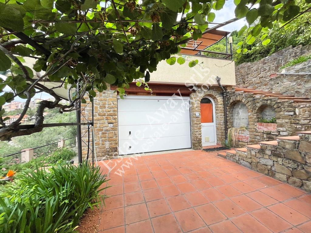 Semi-Detached House with Pool for Sale in Perinaldo 