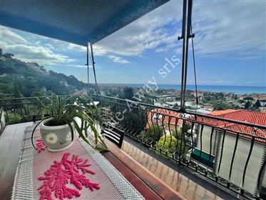 Apartment with terrace and sea view for sale in Vallecrosia.