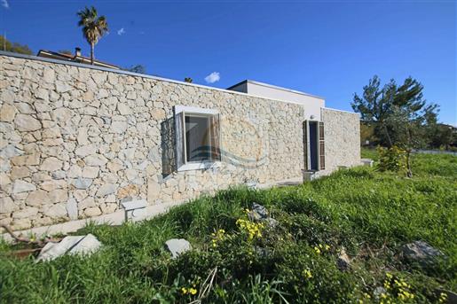 Einfamilienhaus zum Verkauf in Bordighera mit Meerblick
