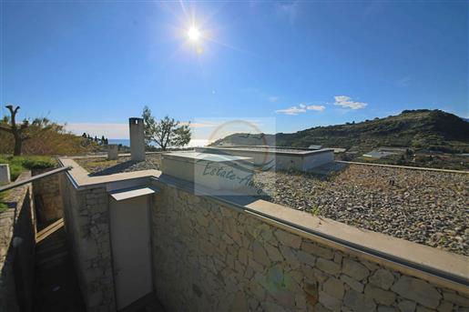 Einfamilienhaus zum Verkauf in Bordighera mit Meerblick