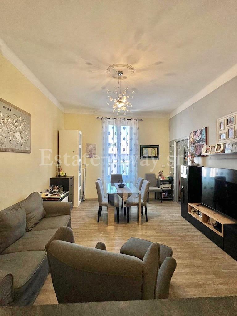 Lägenhet med Balkong till Salu i Vallecrosia