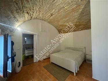 Volledig gerenoveerd appartement te koop in het historische centrum van Bordighera.