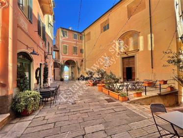 Renovated apartment for sale in the historical centre of Bordighera.