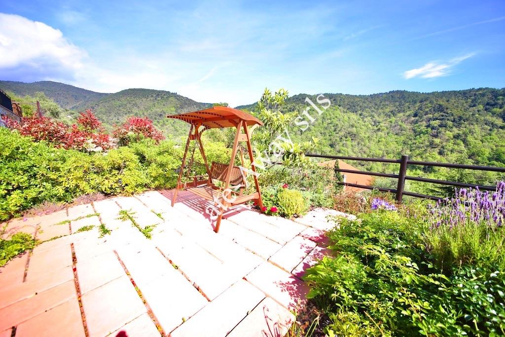 For Sale – Semi-Detached House with Sea View and Garden in Seborga 