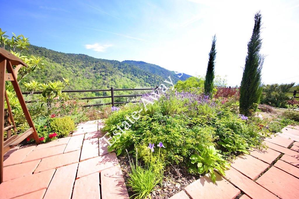 For Sale – Semi-Detached House with Sea View and Garden in Seborga 