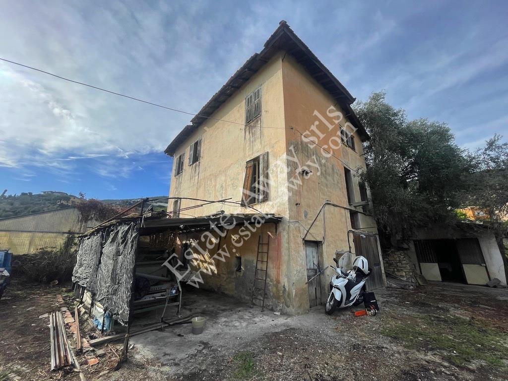 Building land 6,000 sqm with sea view for sale in Ospedaletti 