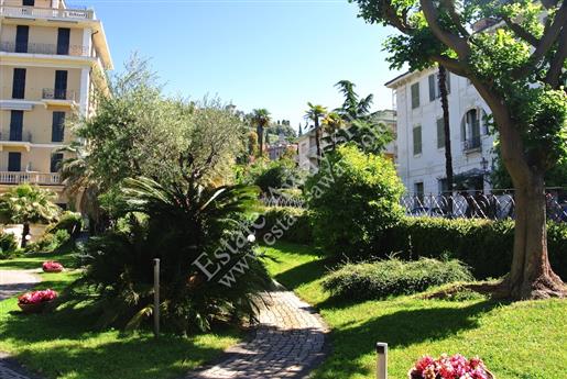 Apartment for sale in the center of Bordighera.