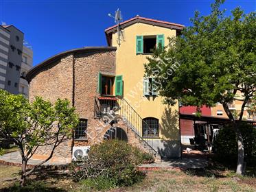 Detached house for sale in the centre of Ventimiglia.