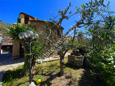 Detached house for sale in the centre of Ventimiglia.