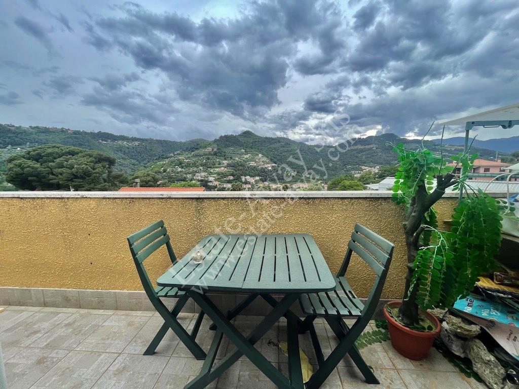 Apartment with balcony for sale in Camporosso.