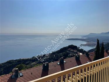 Апартамент с тераса и гледка море за продажба във Вентимиля "Mortola superiore" 