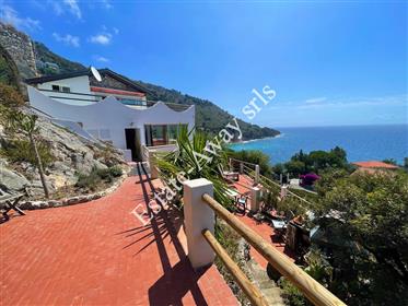 Villa with sea view for sale in Grimaldi-Ventimiglia.