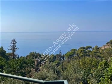 Apartment with sea view for sale in Mortola Inferiore.