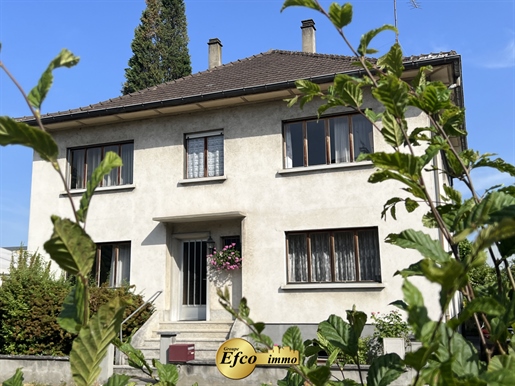 Property in Saint-Louis Special bi family or investor… 193m2 of living space on 3 levels