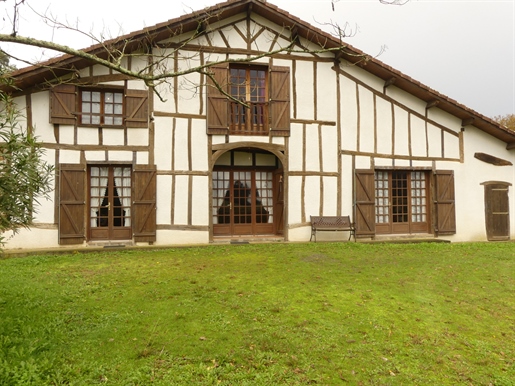 Half-Timbered country house 165 m2 on 4893 m2 of land