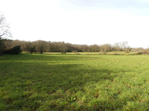 Large building plot facing South and West 3684 m2