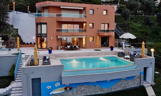 Belle villa moderne avec vue mer a 15 minutes de Monaco
