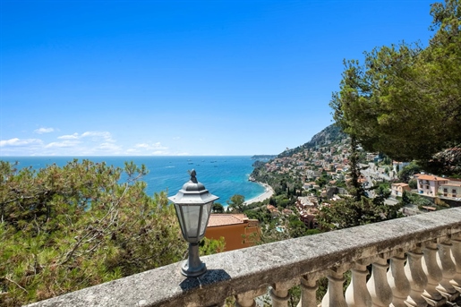 Roquebrune-Cap-Martin, 3 villas to renovate on 12 758m2 of plot